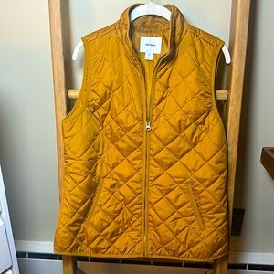 Old Navy Quilted Vest, Size M Women